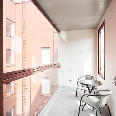 Norden Homes Nordic With Free Parking Apartament